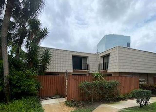 Property at 1700 Embassy Dr #404, West Palm Beach, FL 33401, 2 beds, 2.5 baths