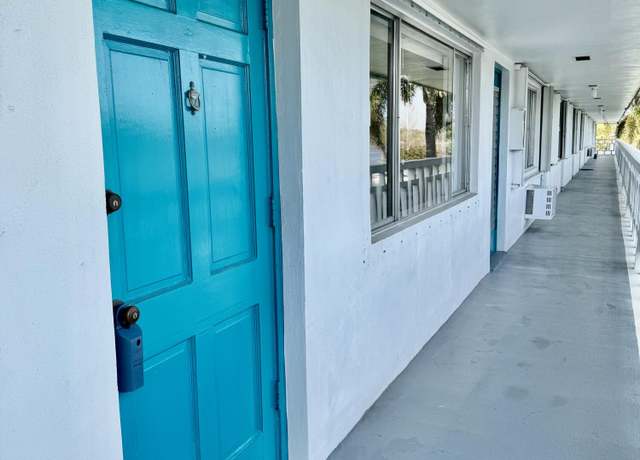 Property at 2204 Lake Osborne Dr #20, Lake Worth, FL 33461, 2 beds, 1 bath
