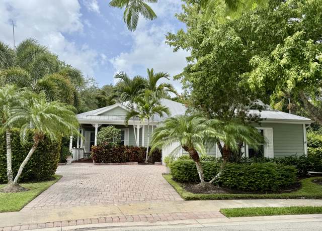 Property at 404 NE Ginger Lily Pl, Port Saint Lucie, FL 34983, 3 beds, 2.5 baths