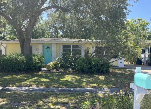 Property at 180 NE Lobster Rd, Port Saint Lucie, FL 34986, 2 beds, 1 bath
