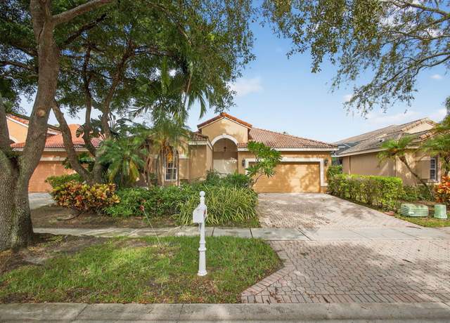 Property at 10109 Diamond Lake Rd, Boynton Beach, FL 33437, 3 beds, 3 baths
