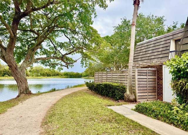 Property at 411 4th Ter, Palm Beach Gardens, FL 33418, 3 beds, 2.5 baths