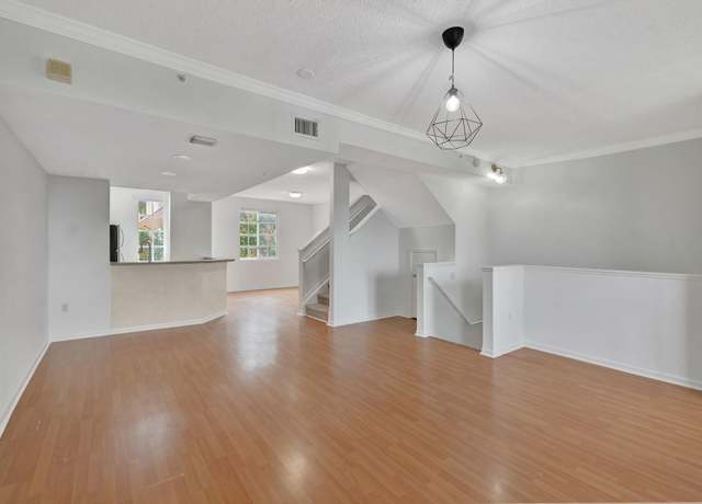 Property at 2911 NE 185th St #2103, Aventura, FL 33180, 3 beds, 2 baths