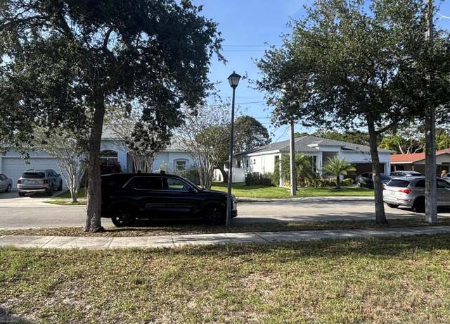 Property at 140 NE Pearl St, Boca Raton, FL 33432