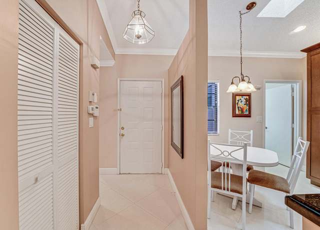 Property at 6069 Sunny Pointe Cir, Delray Beach, FL 33484, 2 beds, 2 baths