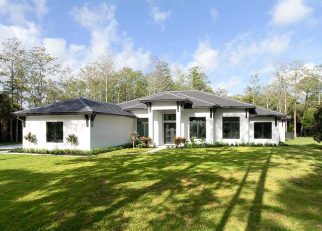 Property at 15383 83rd Way N, Palm Beach Gardens, FL 33418, 4 beds, 3.5 baths