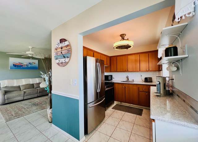 Property at 182 Bedford G, West Palm Beach, FL 33417, 2 beds, 1.5 baths