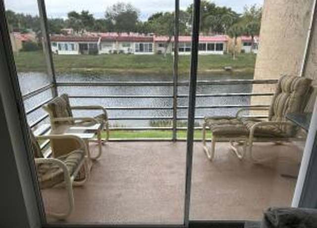Property at 182 N Lake Frances Dr, West Palm Beach, FL 33411, 2 beds, 2 baths
