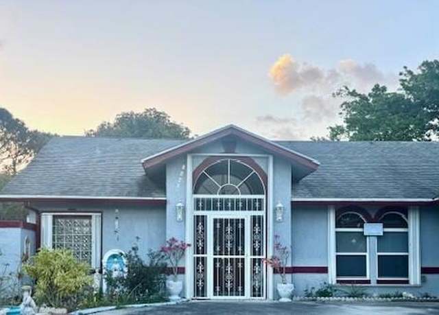 Property at 1902 SE Dranson Cir, Port Saint Lucie, FL 34952, 3 beds, 2 baths