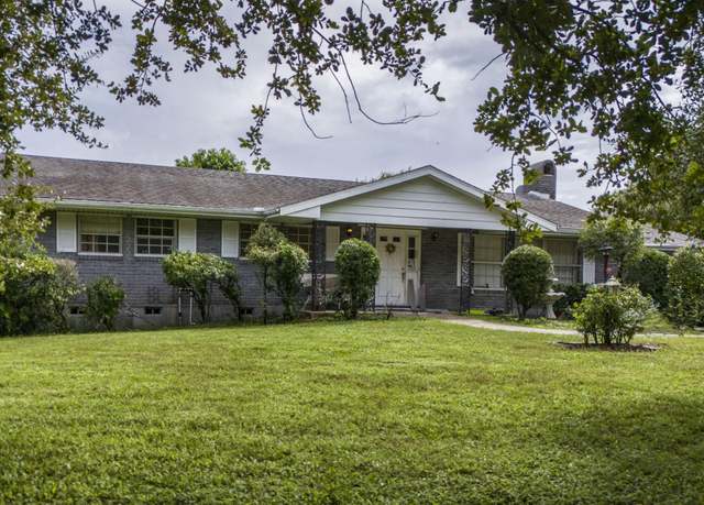 Property at 10425 Okeechobee Rd, Fort Pierce, FL 34945, 5 beds, 3 baths