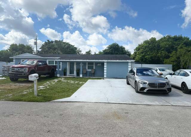 Property at 4346 Brentwood Ct, West Palm Beach, FL 33406, 3 beds, 2.5 baths