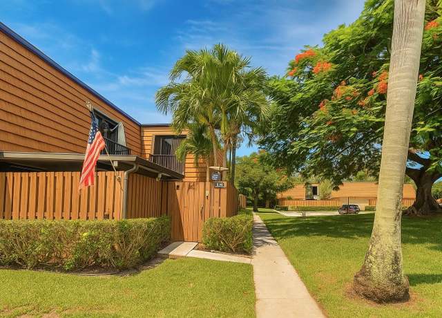 Property at 431 4th Ln, Greenacres, FL 33463, 3 beds, 3 baths
