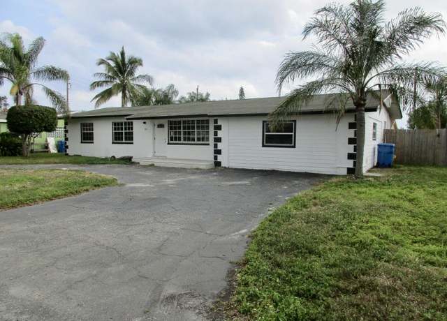 Property at 806 Minnesota St, Lantana, FL 33462, 3 beds, 2 baths