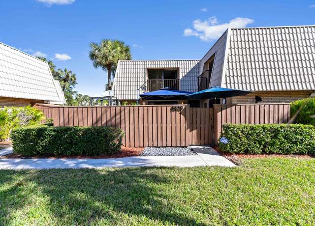 Property at 5825 58th Way, West Palm Beach, FL 33409, 2 beds, 2.5 baths
