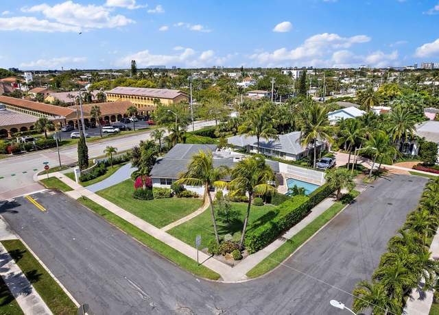 Property at 235 Worth Ct, West Palm Beach, FL 33405, 4 beds, 3.5 baths