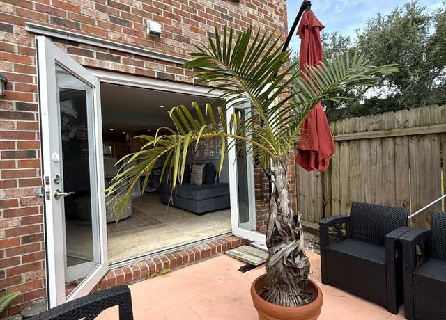 Property at 409 N Cypress Dr #6, Tequesta, FL 33469, 2 beds, 1.5 baths
