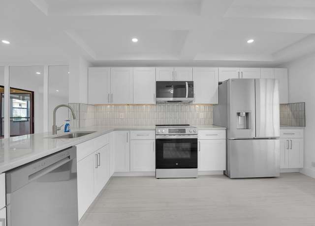 Property at 3373 Lucerne Park Dr, Greenacres, FL 33467, 2 beds, 2 baths