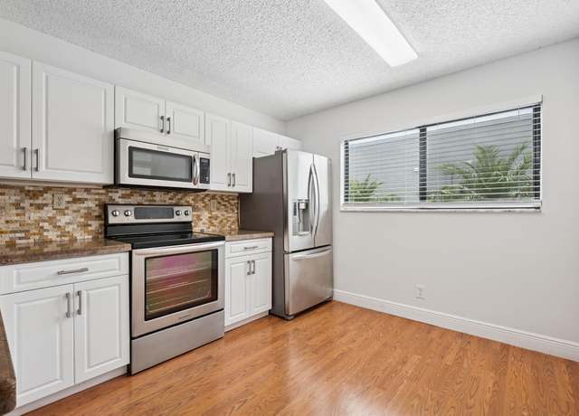 Property at 15450 Pembridge Ave #192, Delray Beach, FL 33484, 2 beds, 2 baths
