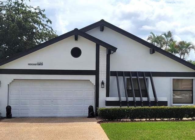 Property at 11152 Highland Cir, Boca Raton, FL 33428, 2 beds, 2 baths