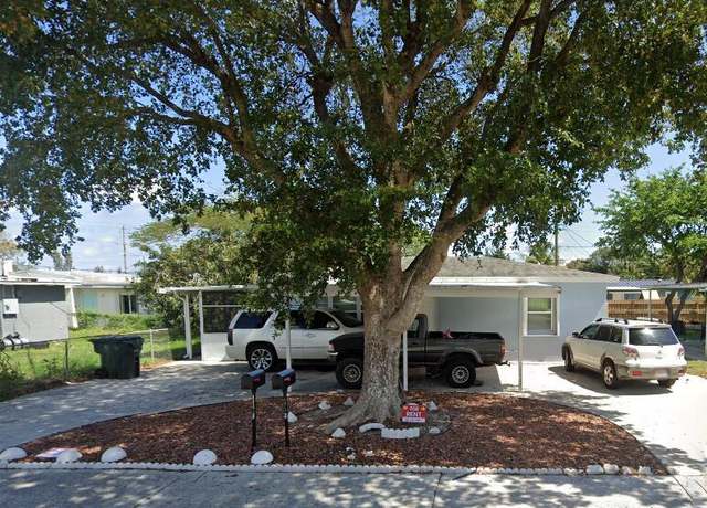 Property at 1210 S D St, Lake Worth Beach, FL 33460, 4 beds, 3 baths