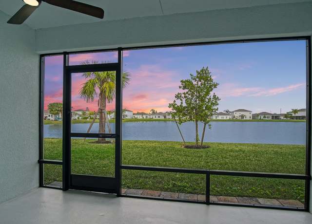 Property at 828 Persimmon Pl, Fort Pierce, FL 34981, 3 beds, 2 baths