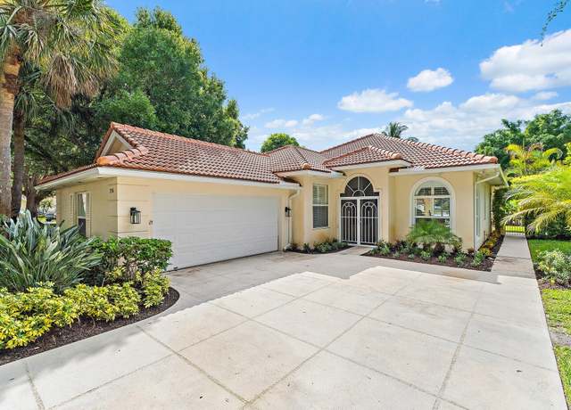 Property at 216 E Tall Oaks Cir, Palm Beach Gardens, FL 33410, 3 beds, 2 baths