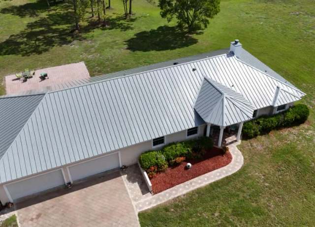 Property at 2891 SE Tailwinds Rd, Jupiter, FL 33478, 3 beds, 2.5 baths