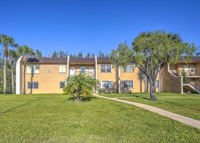 Property at 140 Lake Meryl Dr #133, West Palm Beach, FL 33411, 2 beds, 2 baths