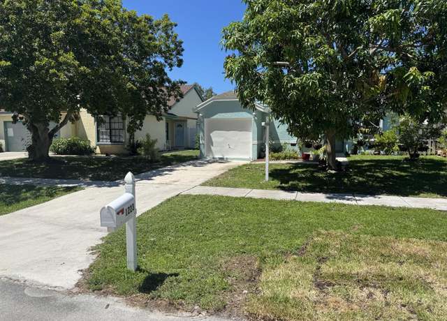 Property at 1223 Ute St, Jupiter, FL 33458, 4 beds, 2 baths