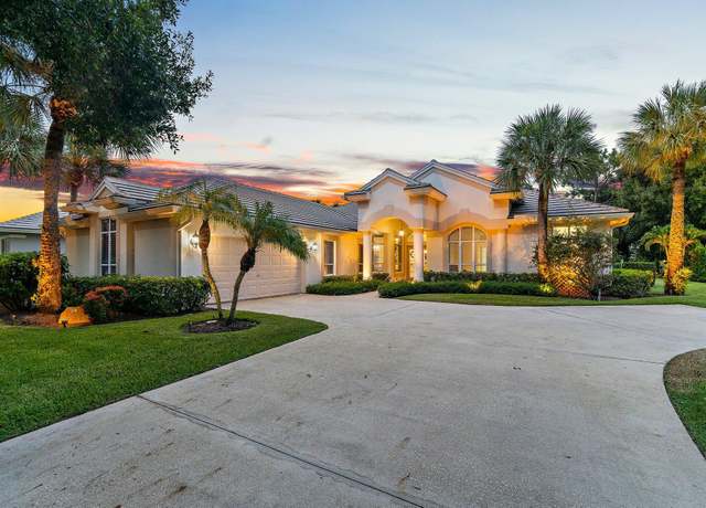 Property at 8208 Kiawah Trce, Port Saint Lucie, FL 34986, 3 beds, 2.5 baths