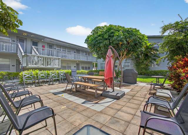 Property at 23 Dorchester B, West Palm Beach, FL 33417, 2 beds, 1.5 baths