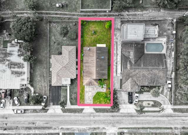 Property at 124 NW 8th Ave, Delray Beach, FL 33444, 3 beds, 2 baths