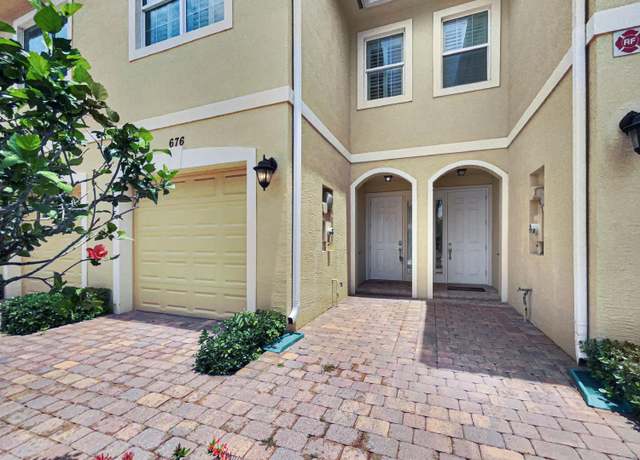 Property at 676 SW Glen Crest Way, Stuart, FL 34997, 3 beds, 0.5 baths