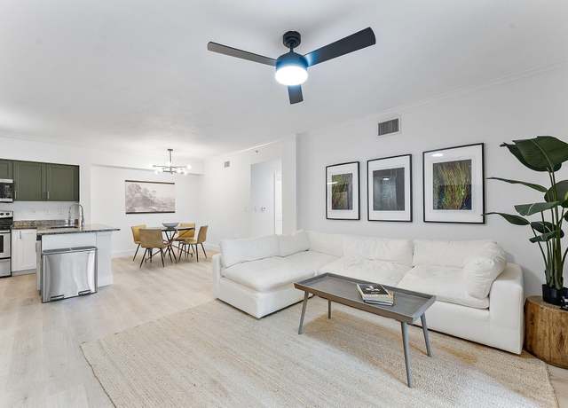 Property at 6378 Emerald Dunes Dr #204, West Palm Beach, FL 33411, 3 beds, 2 baths