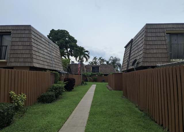 Property at 1034 Springdale Cir, Palm Beach, FL 33480, 3 beds, 2.5 baths