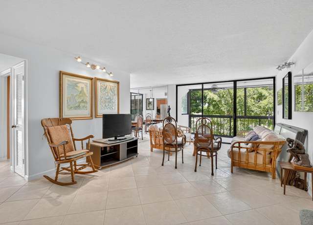 Property at 1844 Bridgewood Dr, Boca Raton, FL 33434, 2 beds, 2 baths