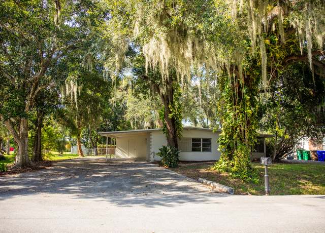 Property at 809 SE 10th St, Okeechobee, FL 34974, 3 beds, 2 baths