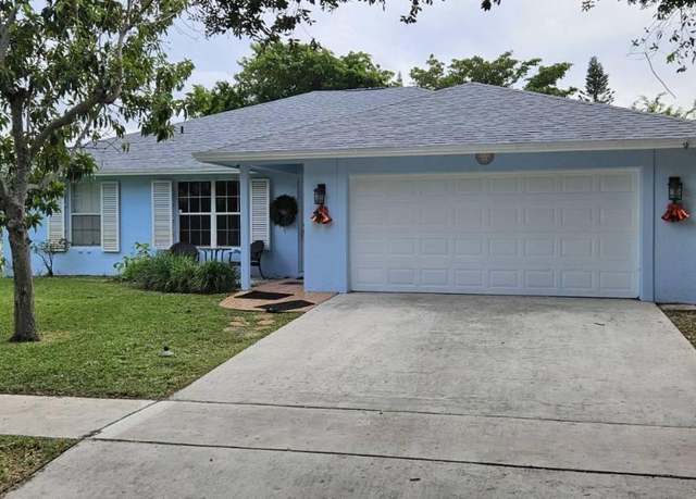 Property at 946 Julia Heights Dr, Lantana, FL 33462, 4 beds, 2 baths