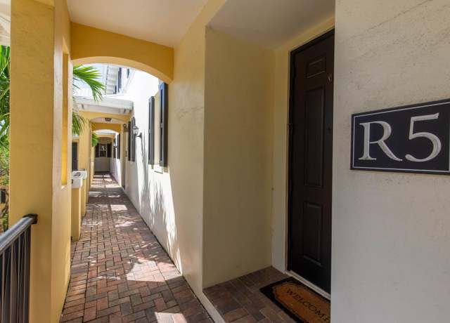 Property at 1970 S Dixie Hwy Unit R5, West Palm Beach, FL 33401, 2 beds, 2.5 baths
