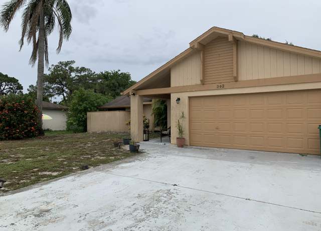 Property at 362 SE Crosspoint Dr, Port Saint Lucie, FL 34983, 3 beds, 2 baths