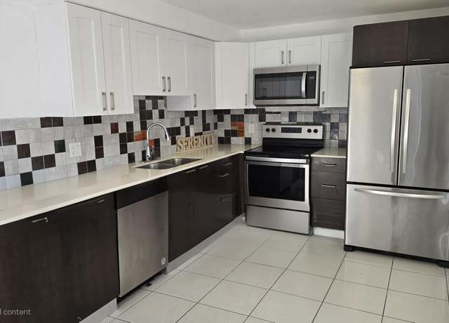 Property at 804 Cypress Grove Ln #208, Pompano Beach, FL 33069, 3 beds, 2.5 baths
