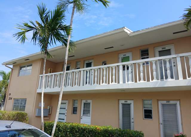 Property at 2214 NE 1st Way #201, Boynton Beach, FL 33435, 2 beds, 2 baths