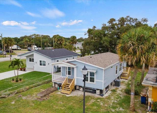 Property at 805 Avenue B, Fort Pierce, FL 34950, 3 beds, 2 baths