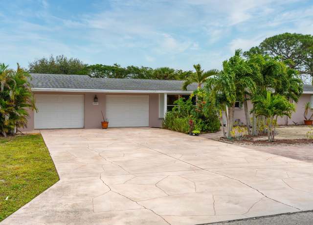 Property at 18989 SE Hillcrest Dr, Jupiter, FL 33469, 3 beds, 3 baths