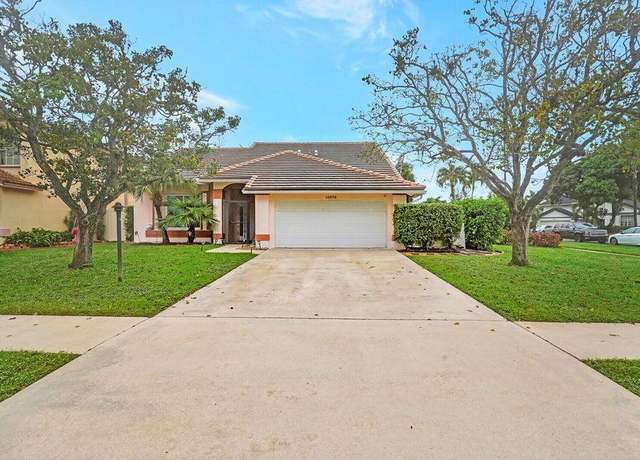 Property at 12679 White Coral Dr, Wellington, FL 33414, 3 beds, 2.5 baths