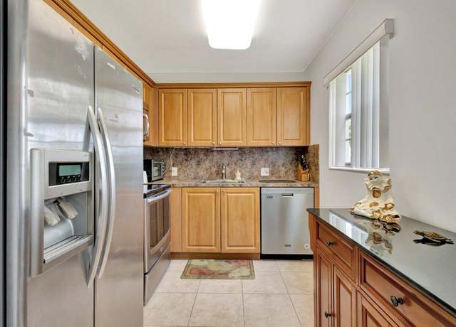 Property at 263 Preston G, Boca Raton, FL 33434, 2 beds, 1.5 baths