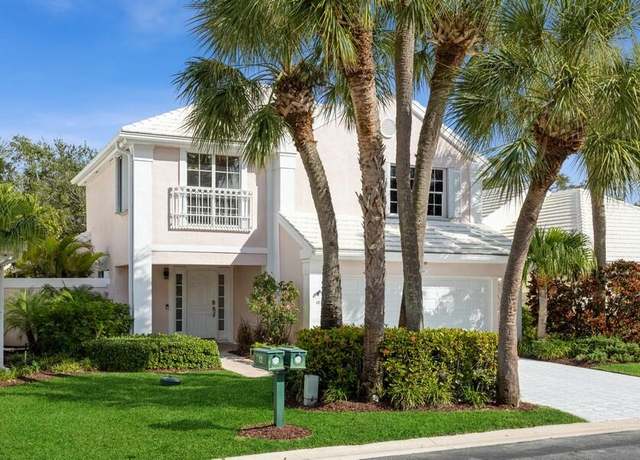 Property at 10 Hampton Ct, Palm Beach Gardens, FL 33418, 3 beds, 2.5 baths