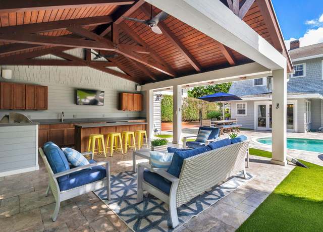 Property at 3109 Washington Rd, West Palm Beach, FL 33405, 5 beds, 3.5 baths