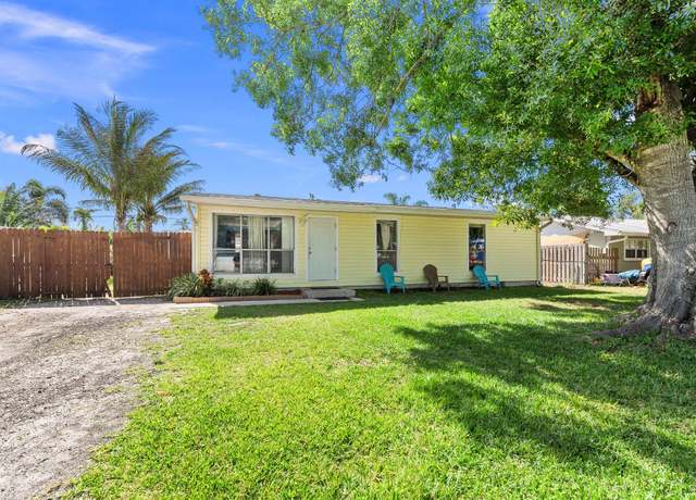 Property at 3090 SW Edwards Ave, Palm City, FL 34990, 2 beds, 1 bath