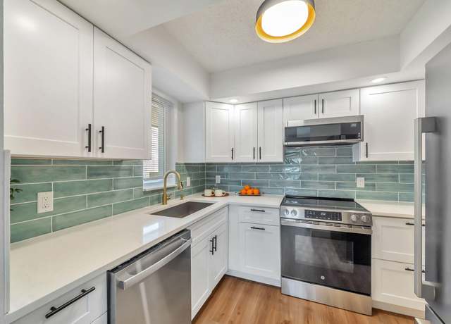 Property at 1602 SE Green Acres Cir Unit U204, Port Saint Lucie, FL 34952, 2 beds, 2 baths